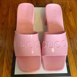Gucci pink rubber slide sandal
